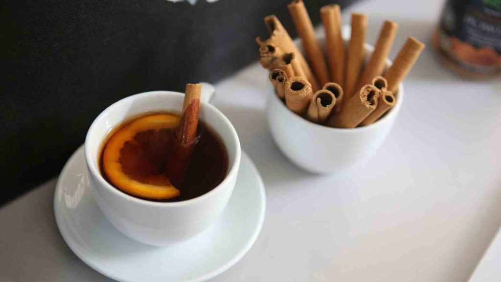 It helps to lower blood pressure - Health Benefits of Cinnamon