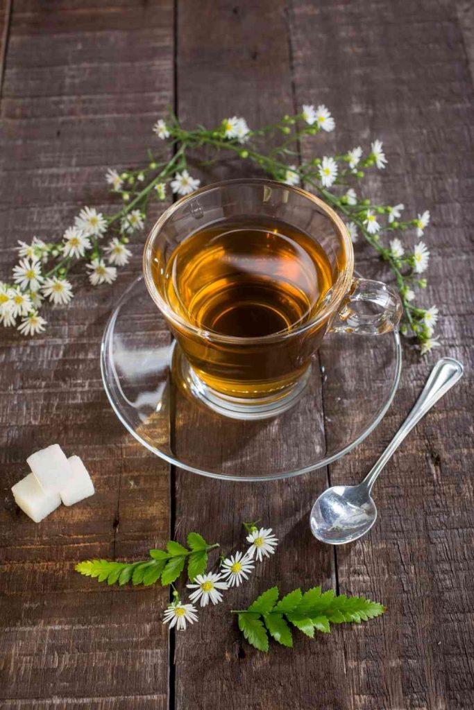 Stops stomach cramps in their tracks - Health Benefits of Chamomile Tea