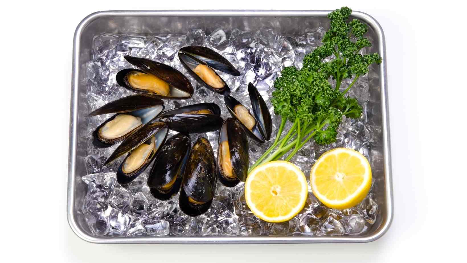 How to Eat Mussels