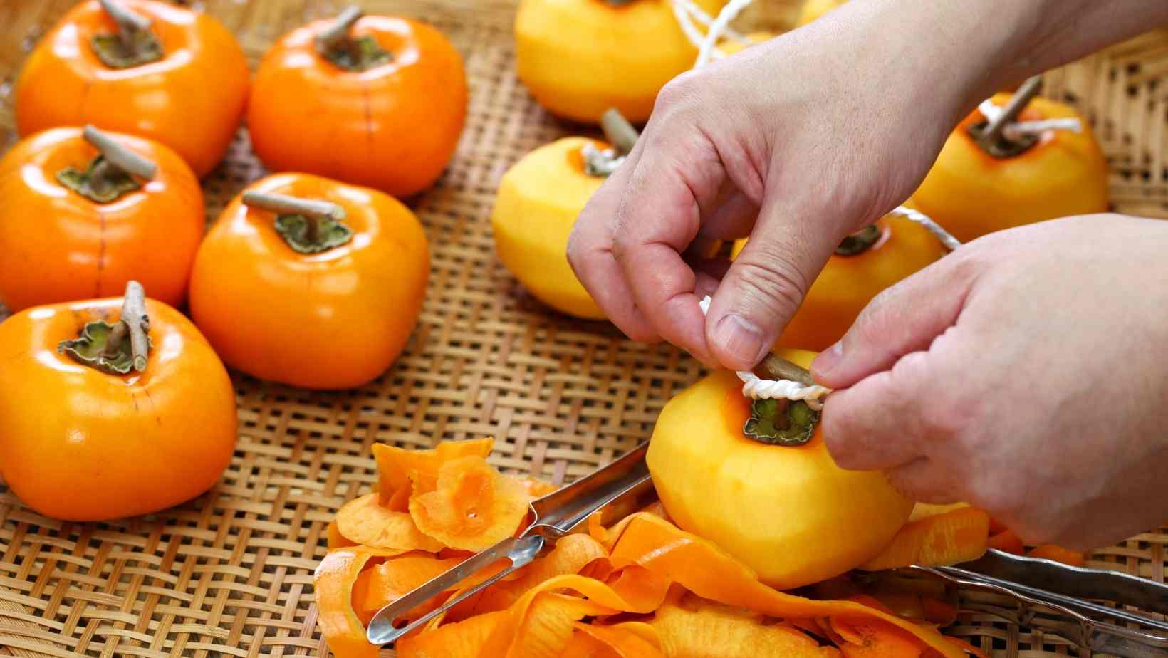 How to Eat Persimmon