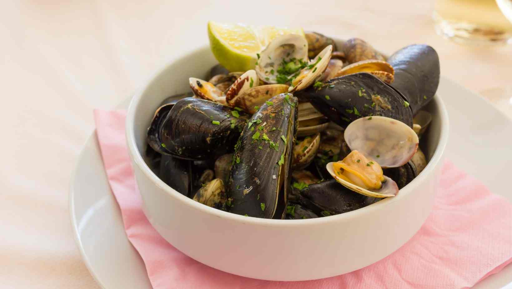 Mussels and Clams - Food to Eat to Lower Your Risk of Depression