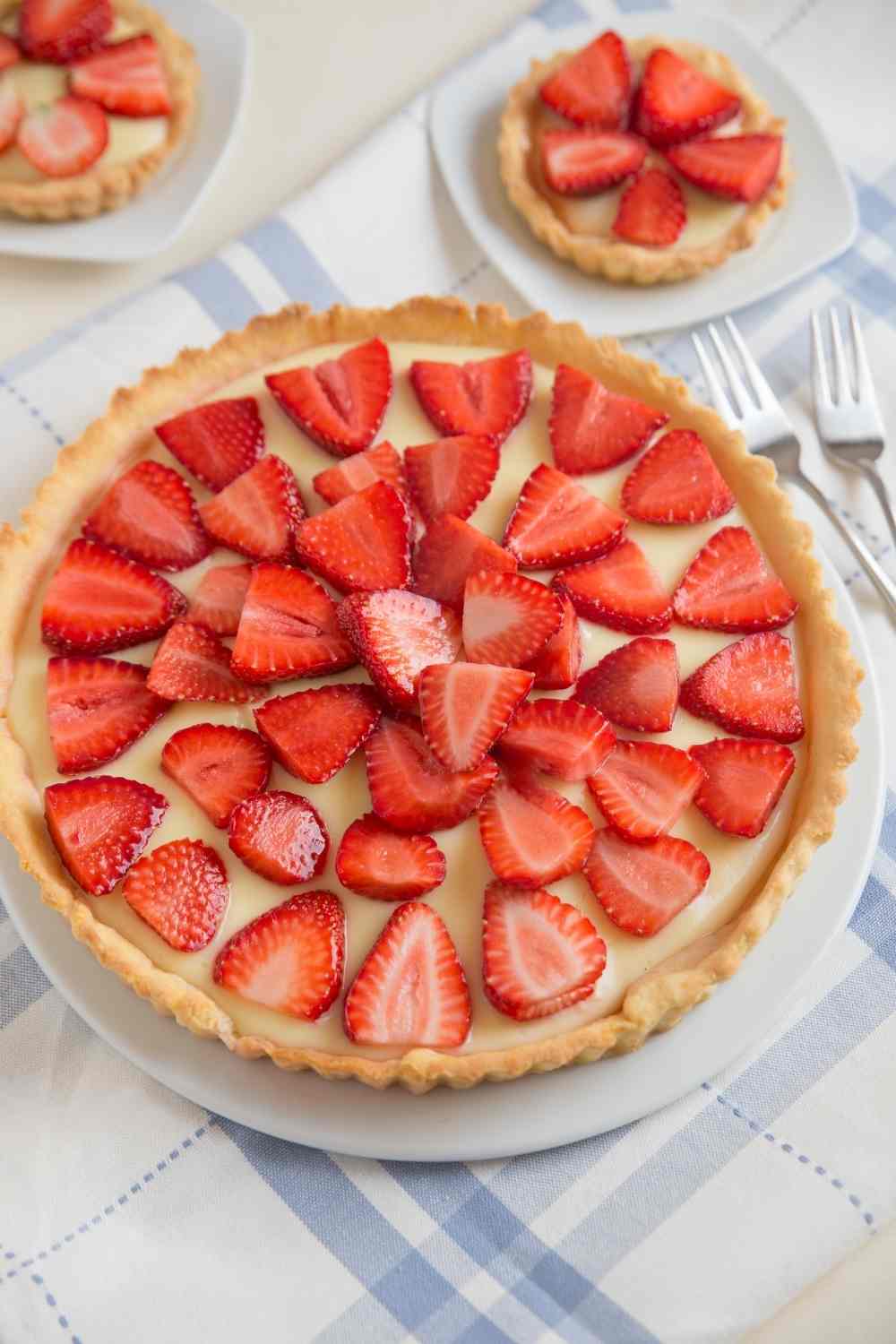 Strawberry slab pie