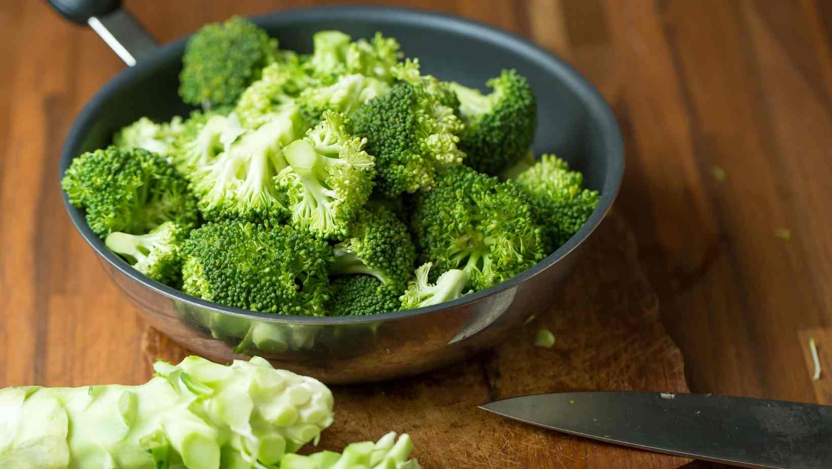 Which Broccoli Is Better Raw or Cooked