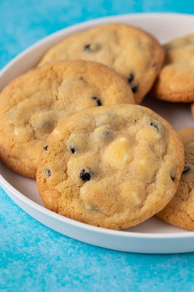 Blueberry cream cookies