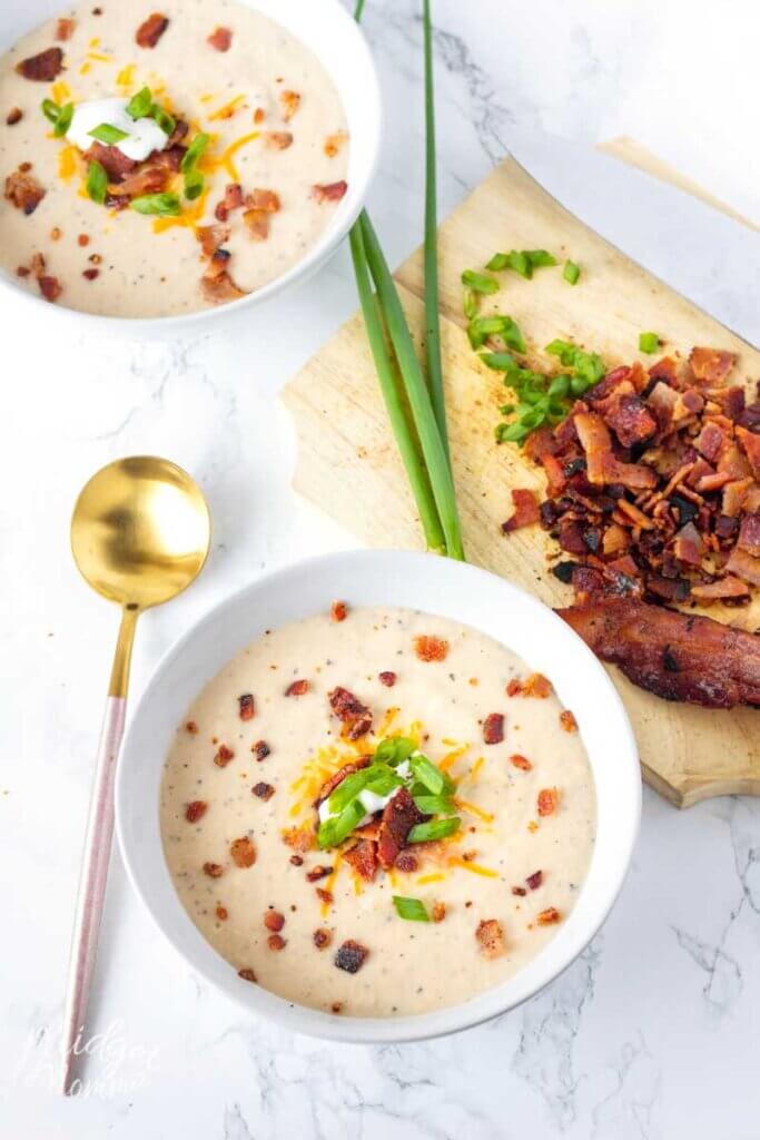 Crock-pot Bacon Cheddar Cauliflower Soup