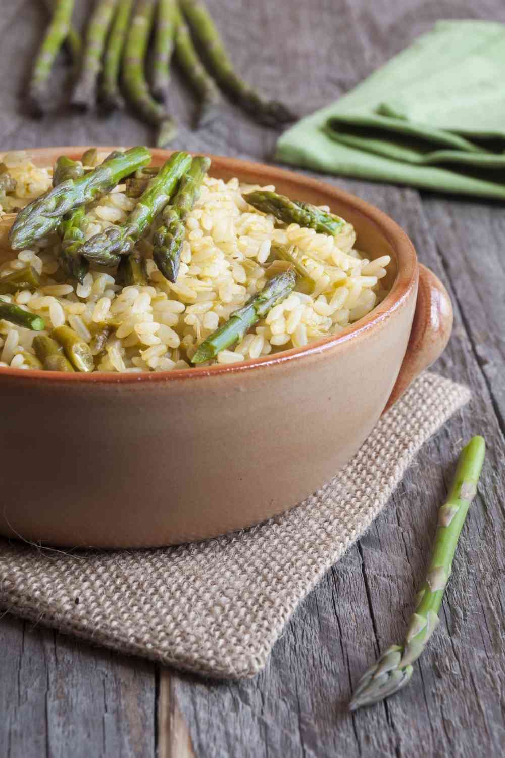 Easy Quinoa Risotto with carrot and asparagus