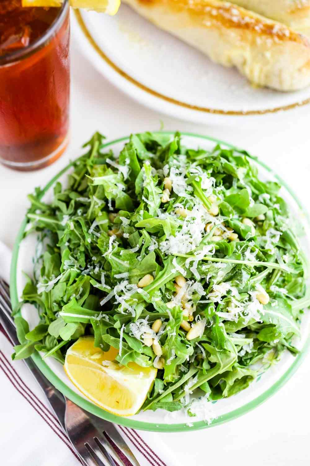 Easy arugula salad