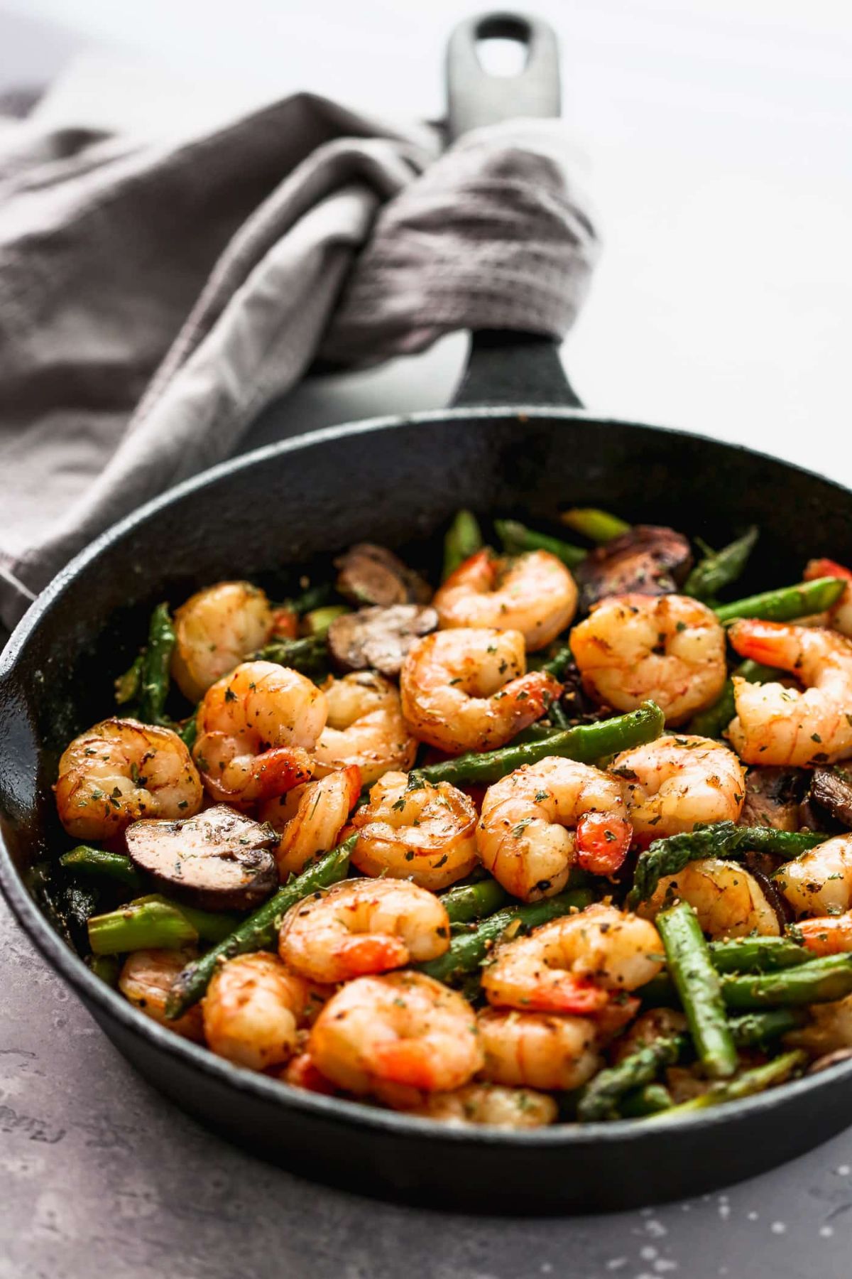 Garlic Shrimp Asparagus Skillet