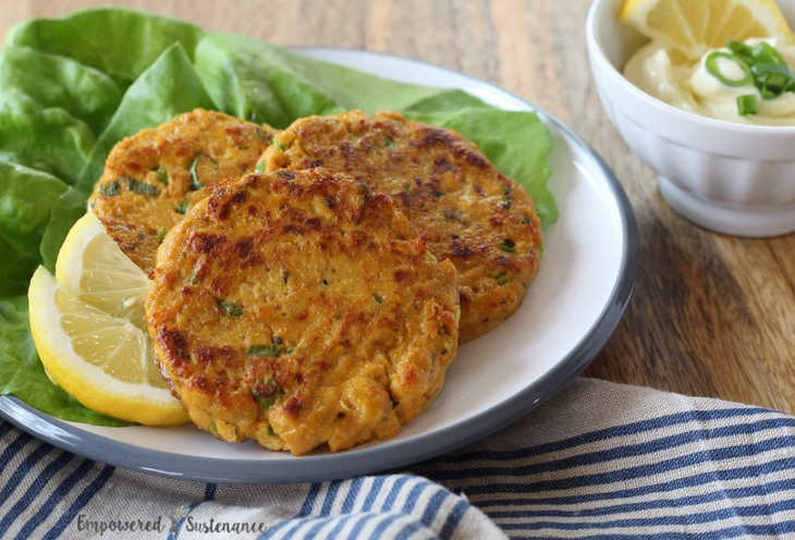 Make-Ahead Paleo Salmon Cakes