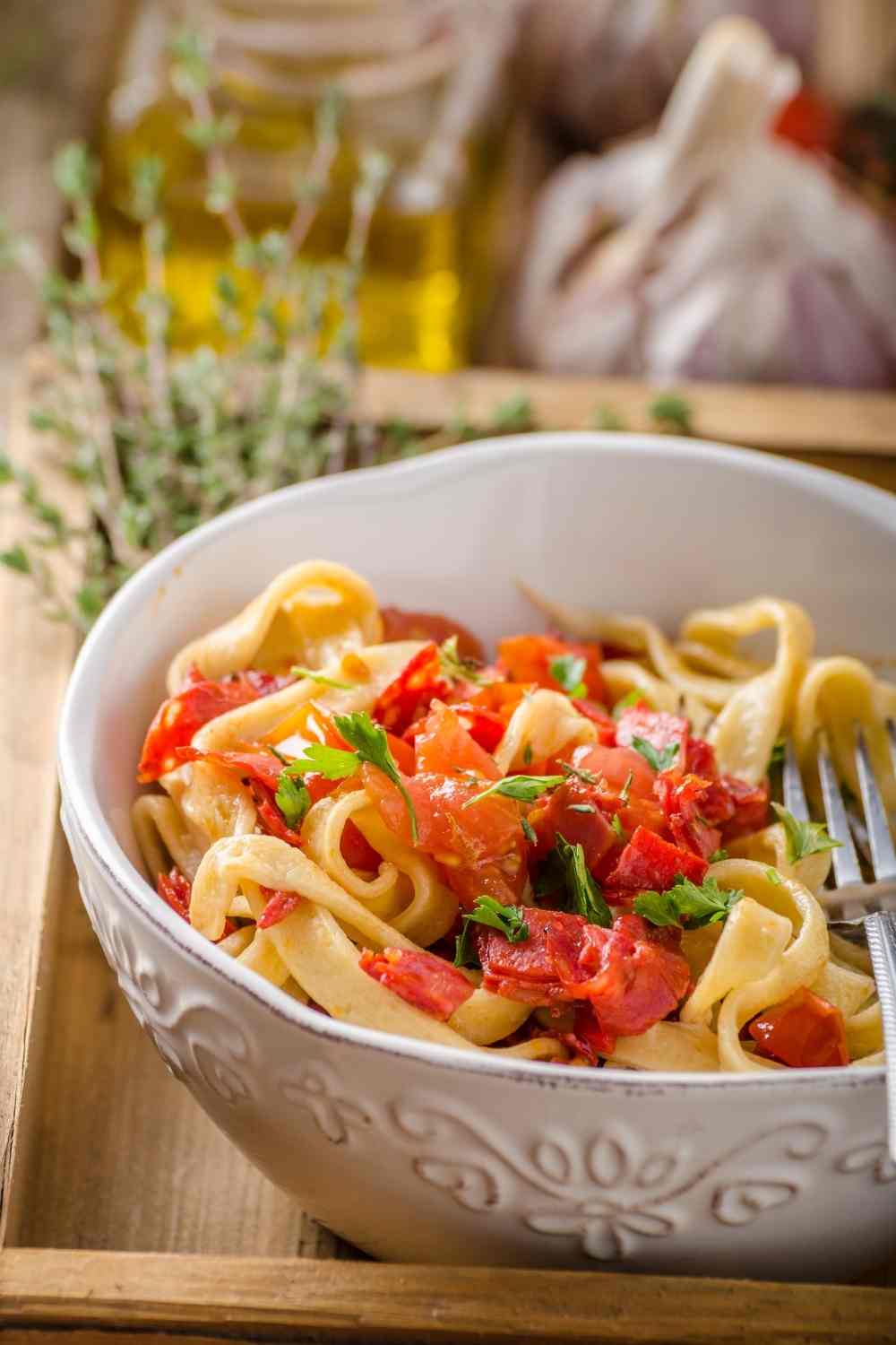 Pesto, feta and cherry tomato pasta