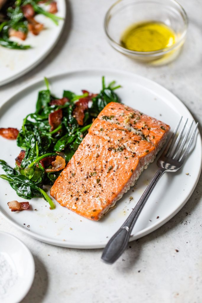 Whole30 Garlic Salmon