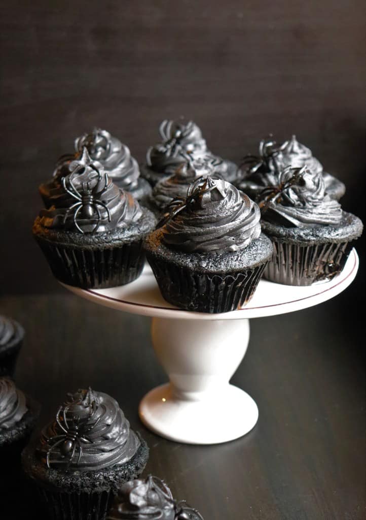 Black Bleeding Halloween Cupcakes – Very Vegan Val