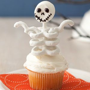 Skeleton Cupcake